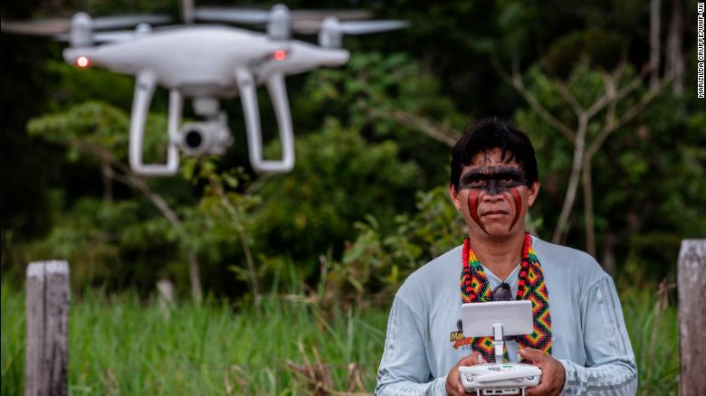 corso di formazione per comunità indigene per usare i droni