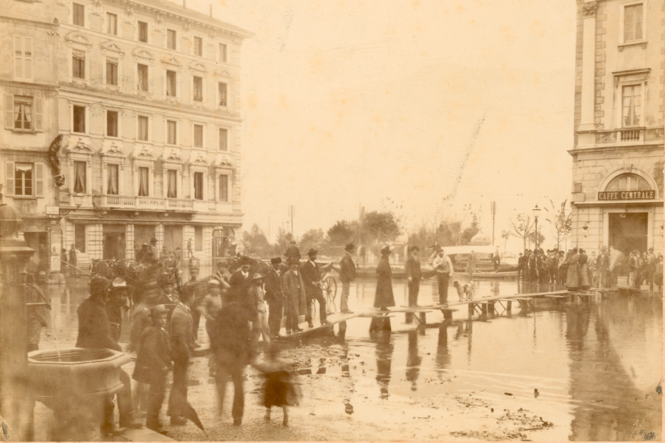 Inondazione del 1896 in Piazza Riforma a Lugano, Francesco Solza. © Archivio di Stato Bellinzona